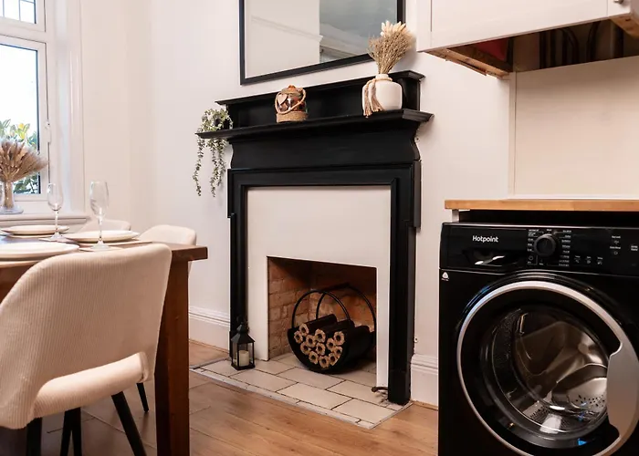 Luxuria Apartments 2- Bedroom Luxury Apartment